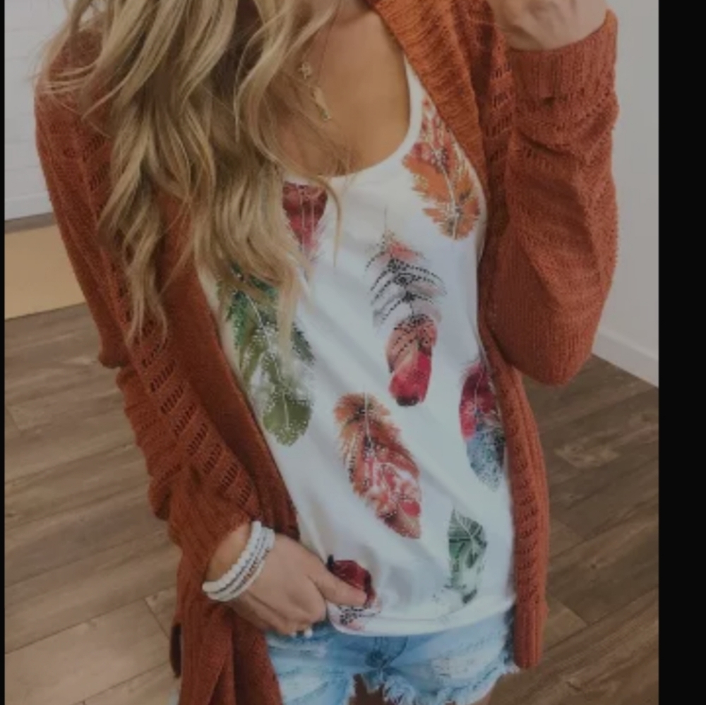 Multi Color Feather Aztec Feather Tank - Picture 4 of 8